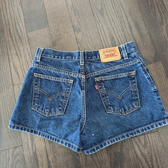 Blue Dark Wash Levi Short - Picture 3 of 12